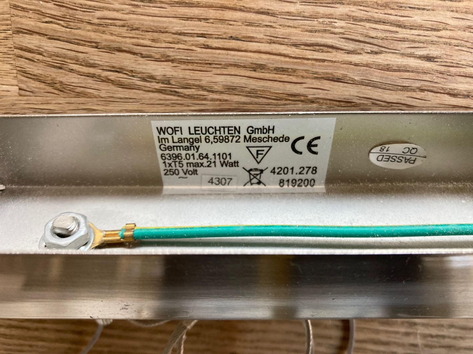 Kronleuchter & Deckenlampen: Wofi LED Hängeleuchte Metall silberfarbig – Gebraucht aus Rifferswil von IMRUTSCH 5