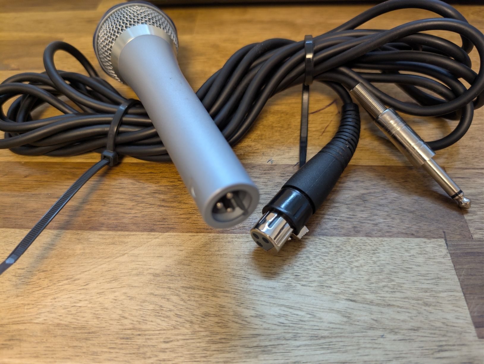 Philips Mikrofone: Philips Mikrofon mit Kabel und Klinkenanschluss – Gebraucht aus Thal von JeanniesEasy 1