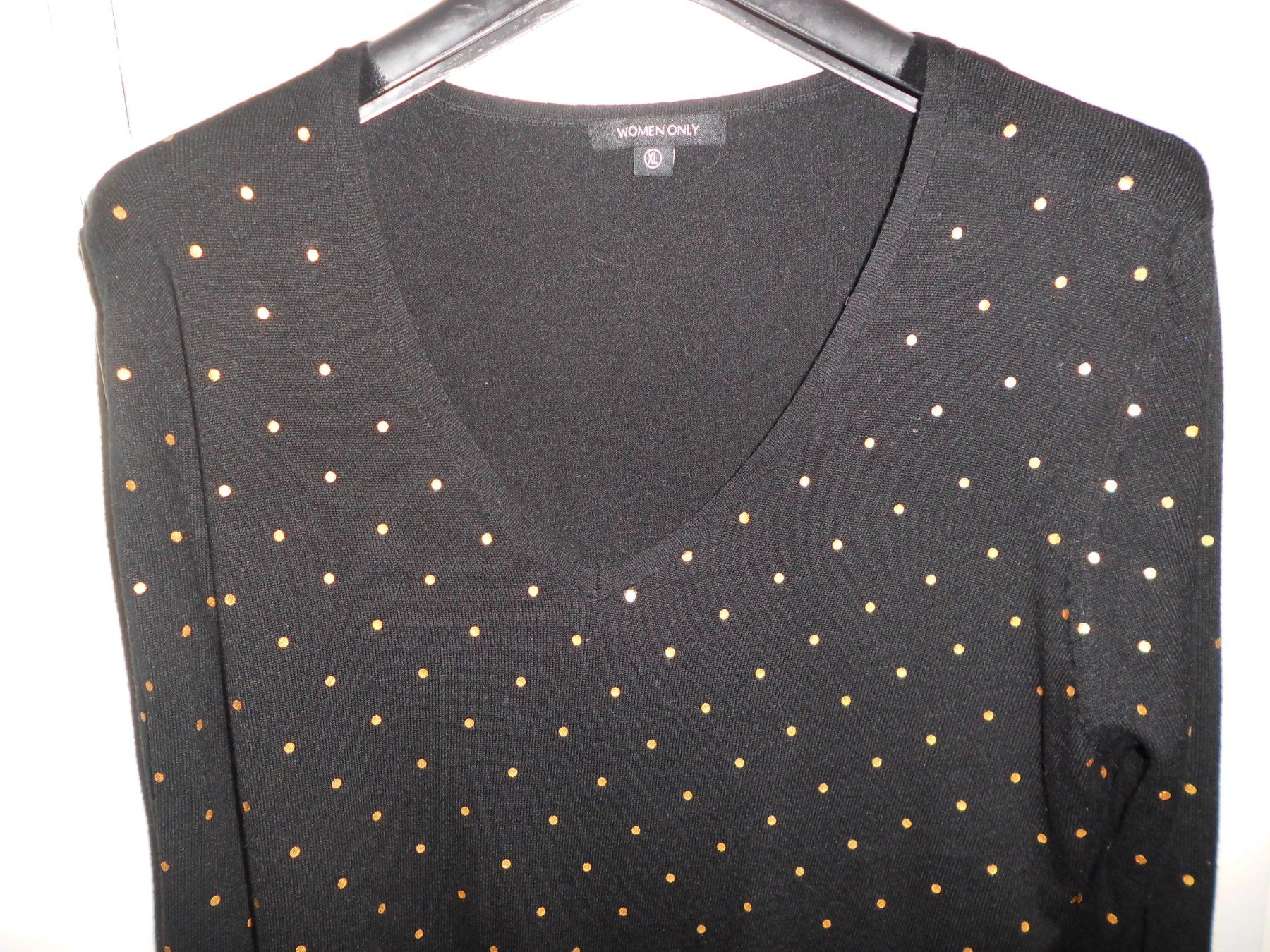 Maglioni & Felpe: Pull noir, petits pois orange T. XL – Nuovo (secondo la descrizione) da Marin-Epagnier venduto da Madja 1