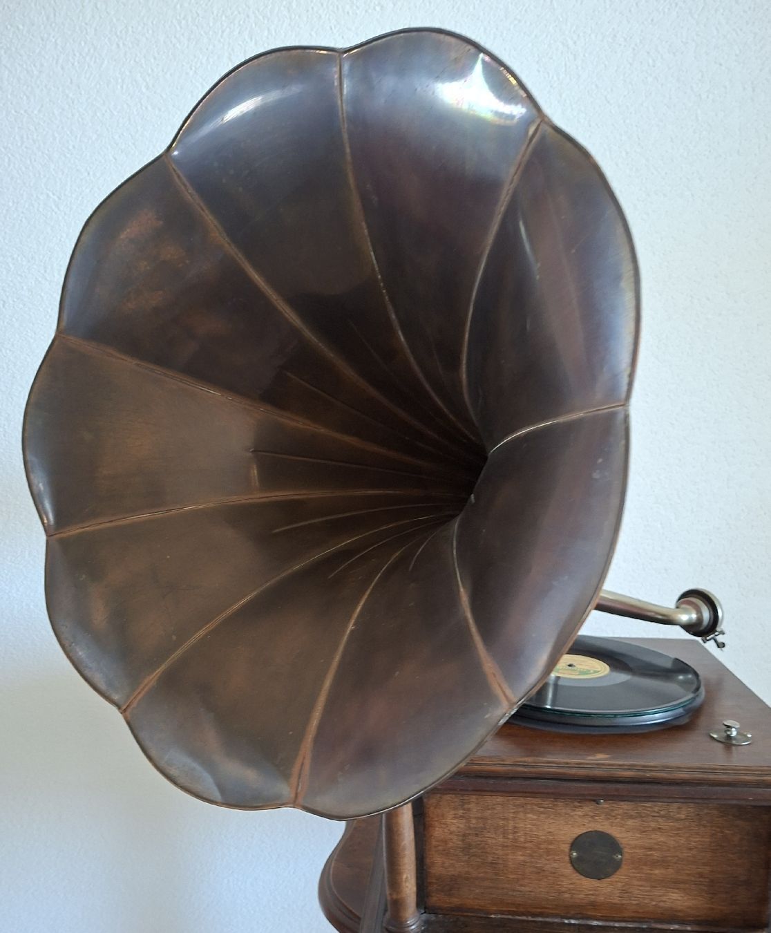 Columbia Giradischi: Antikes Grammophon, ein schöner Blickfang – Usato da Pfäffikon ZH venduto da enderby01 3