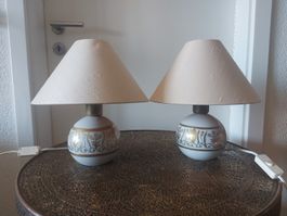 2x handbemalte Nachtischlampen aus Porzellan
