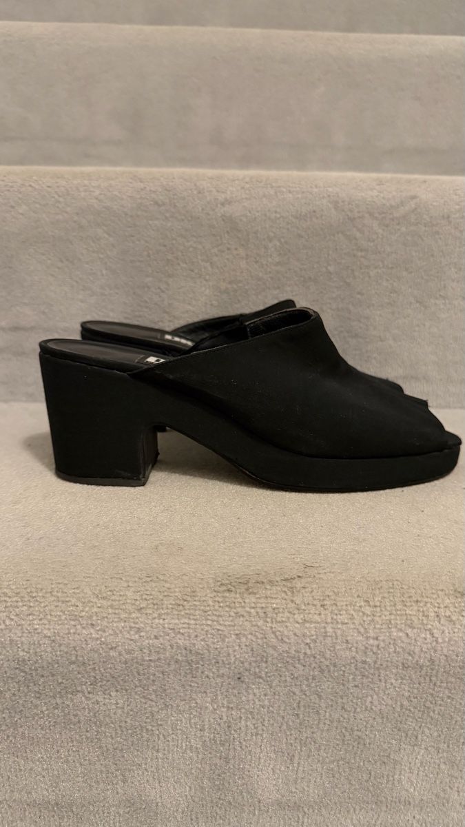 DKNY Damenschuhe: DKNY Damenschuhe  – Gebraucht aus Richterswil von kwesi7 1