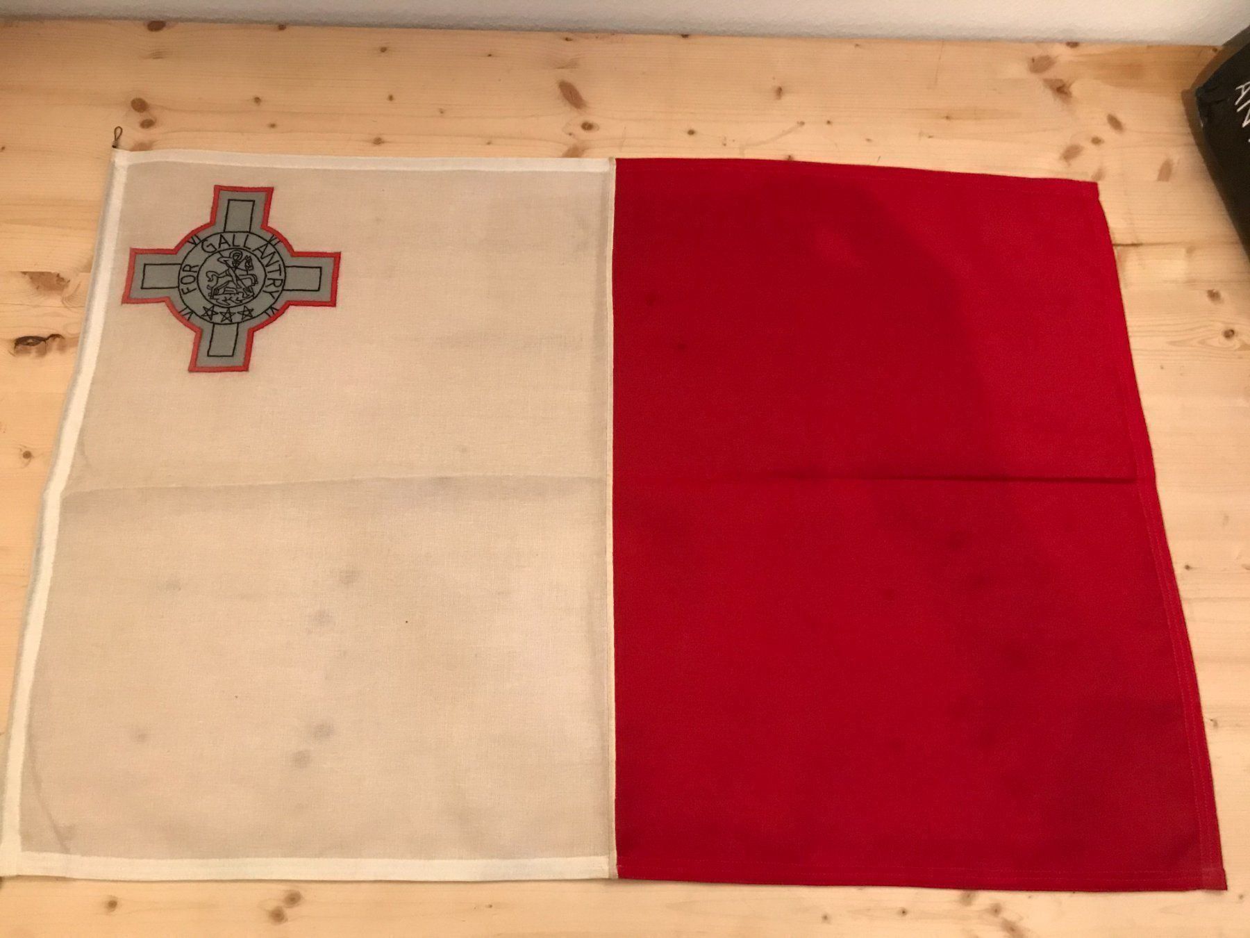 Fahnen: Malta Flagge – Gebraucht aus Obergoldbach von bstailslide