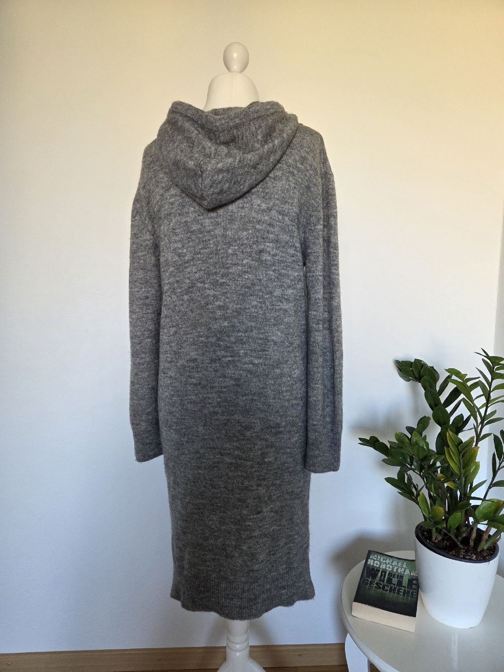 H&M Vestiti: H&M Strickkleid mit Kapuze, Grau, Gr. S – Nuovo (secondo la descrizione) da Stansstad venduto da Urs-_6362 1