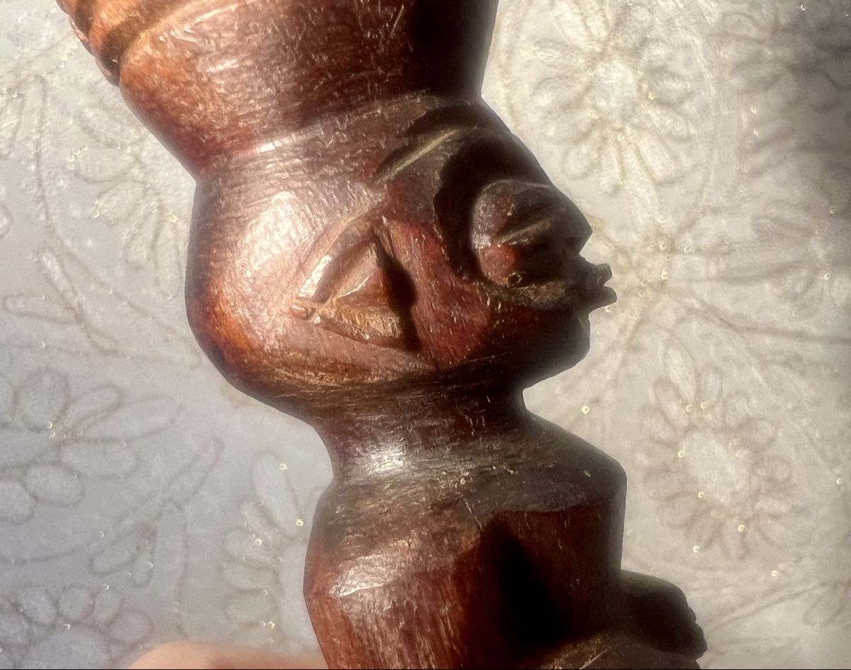 Figuren: Authentique cloche rituelle d'initié ethnie Kongo bois dur – Gebraucht aus Genève von ChineuseReveuse 4