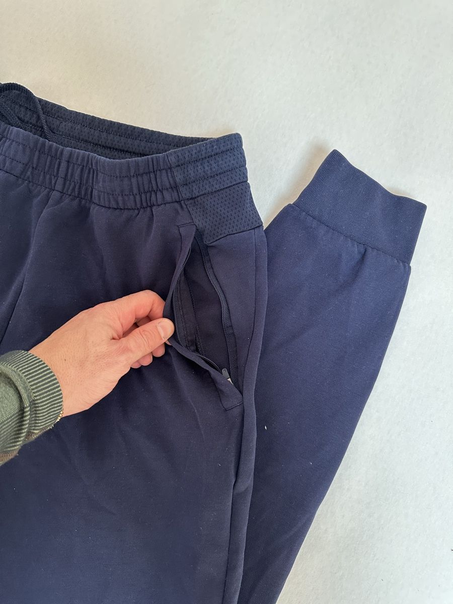 Lacoste Pantaloni: Lacoste hose G M/S – Usato da Maienfeld venduto da tobeyl2020 4