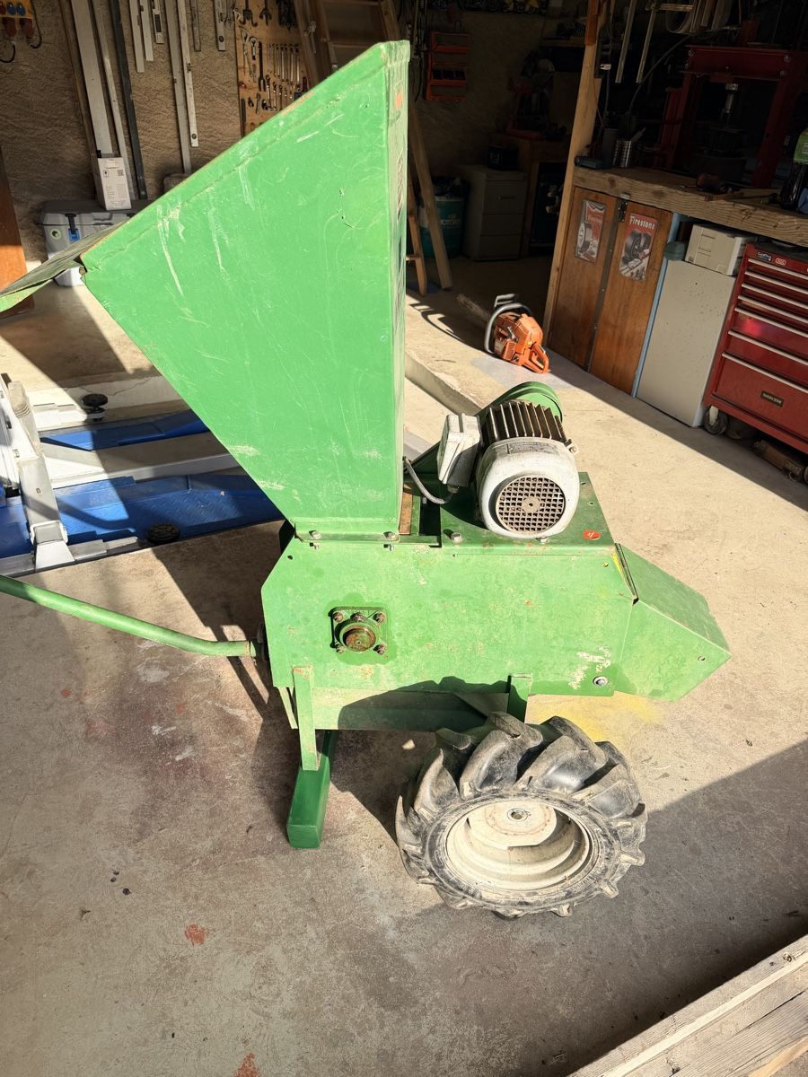Trinciatrici: Broyeur à végétaux 380v – Difettoso da Donneloye venduto da Edelweiss_jeep