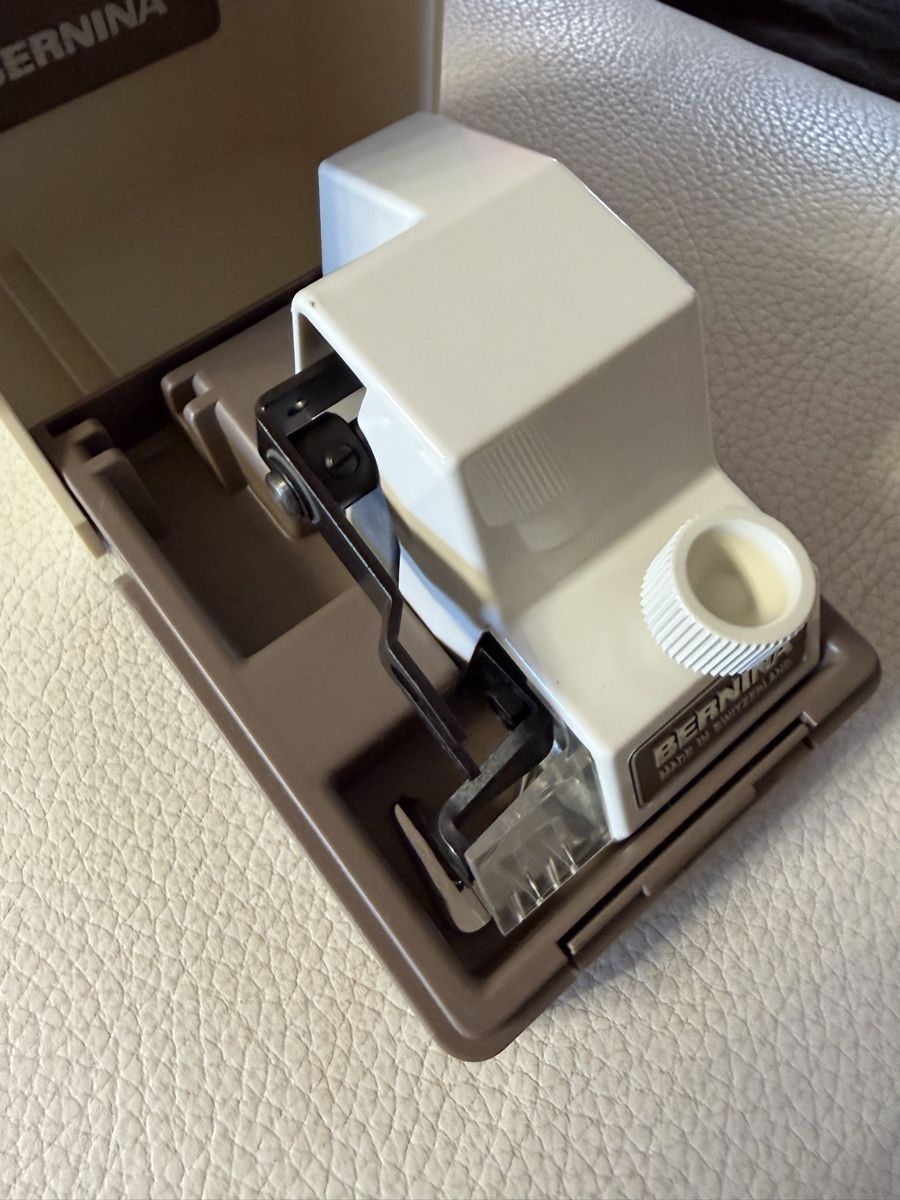 Bernina Macchine da cucire: Bernina Nähschneider – Usato da Schlieren venduto da MQ1965 1