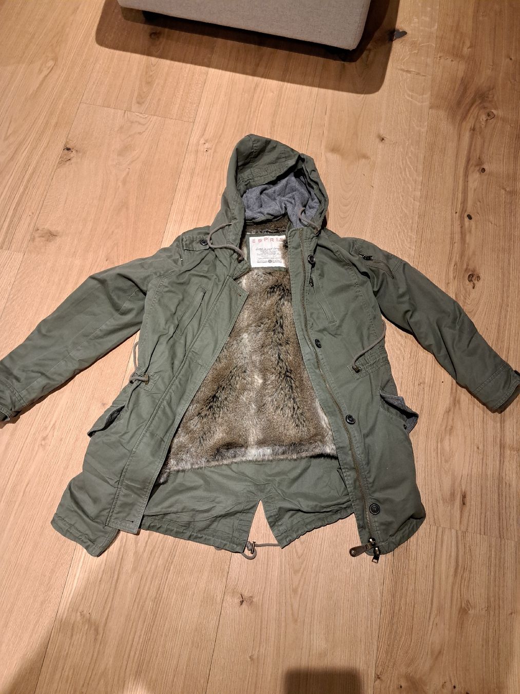 Esprit Cappotti: Esprit Winterjacke – Usato da Andwil SG venduto da zue_b9bt 1