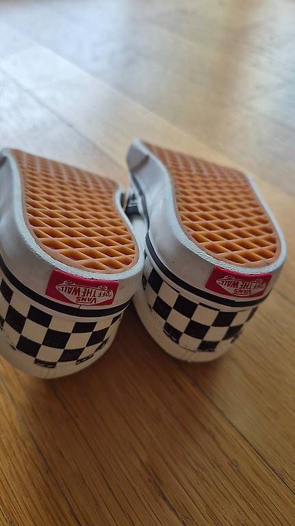 Schuhe für Jungen: Vans Sneaker Gr. 23.5 – Gebraucht aus Unterentfelden von jkl_59w2 2