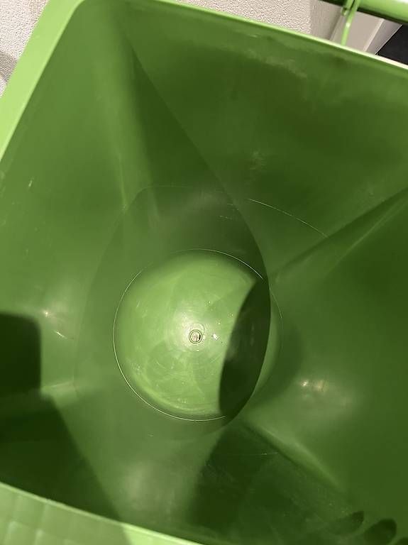 Cestini per rifiuti: Bac à déchets/Poubelle P.Henkel – Usato da Mézières FR venduto da mau_66fm 2