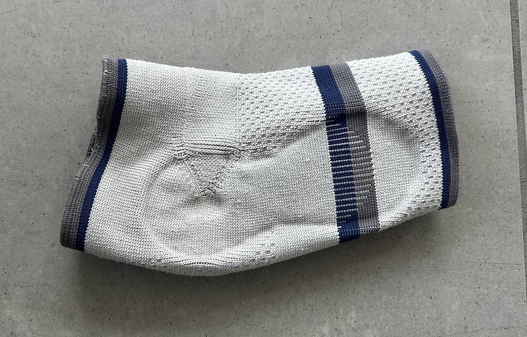 Bort Attrezzature mediche: Ellbogen Bandage – Usato da Lachen SZ venduto da Lachen-8853 1