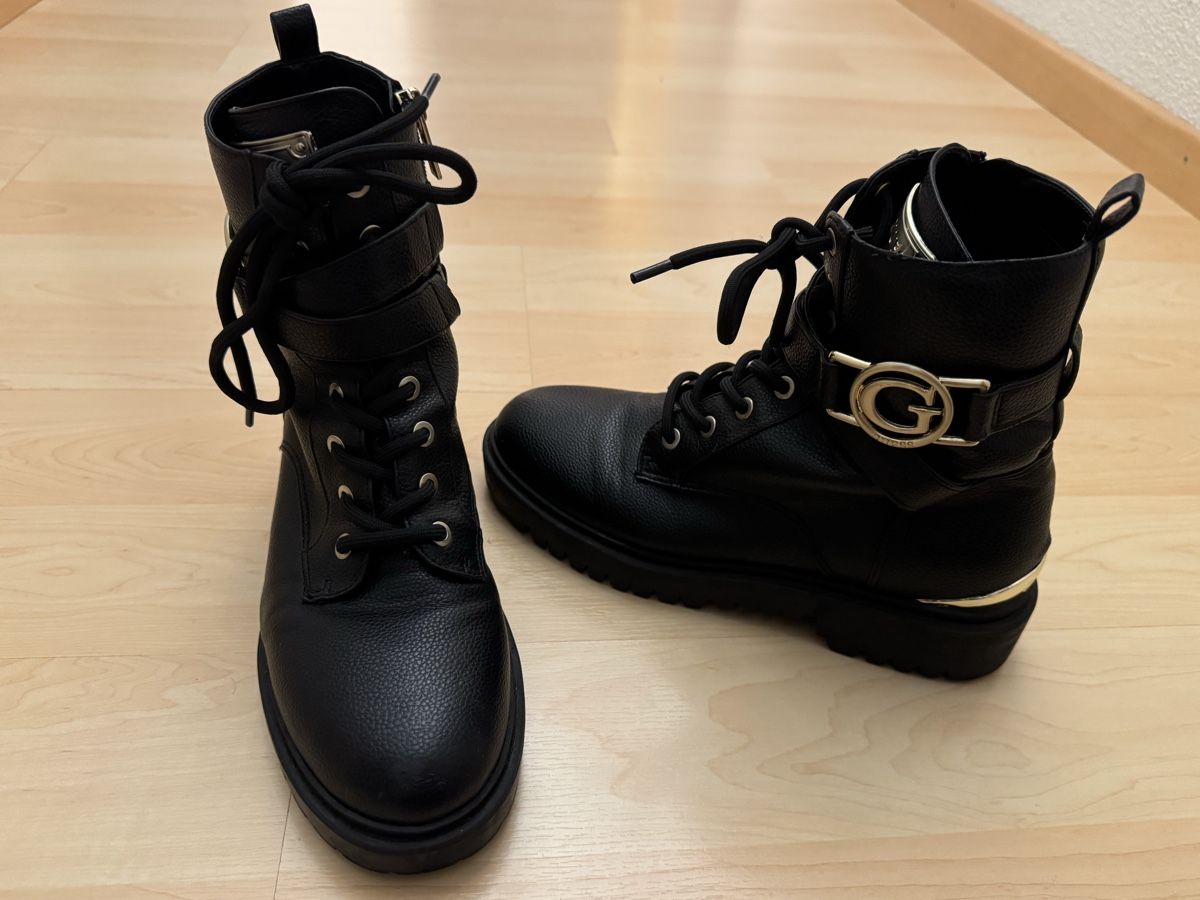 Guess Scarpe da donna: Guess Schnürstiefelette - black 38 – Usato da Rotkreuz venduto da luxurybe