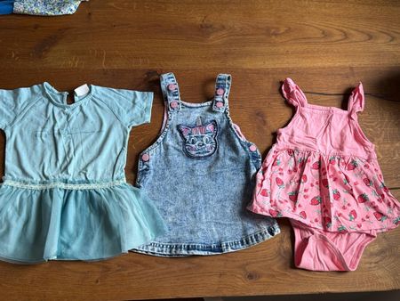3 Outfits – Grösse 80