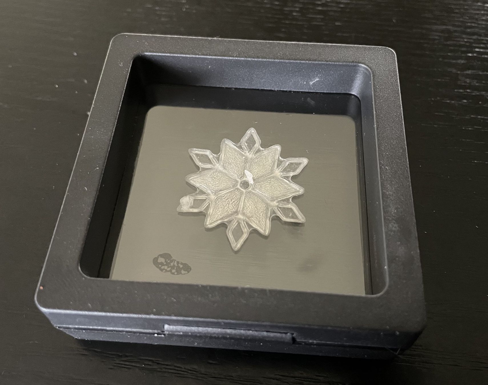 Tutte le decorazioni: Eiskristall Schneeflocke in Displaybox Geschenk Deko – Usato da Oftringen venduto da allesmeins 5