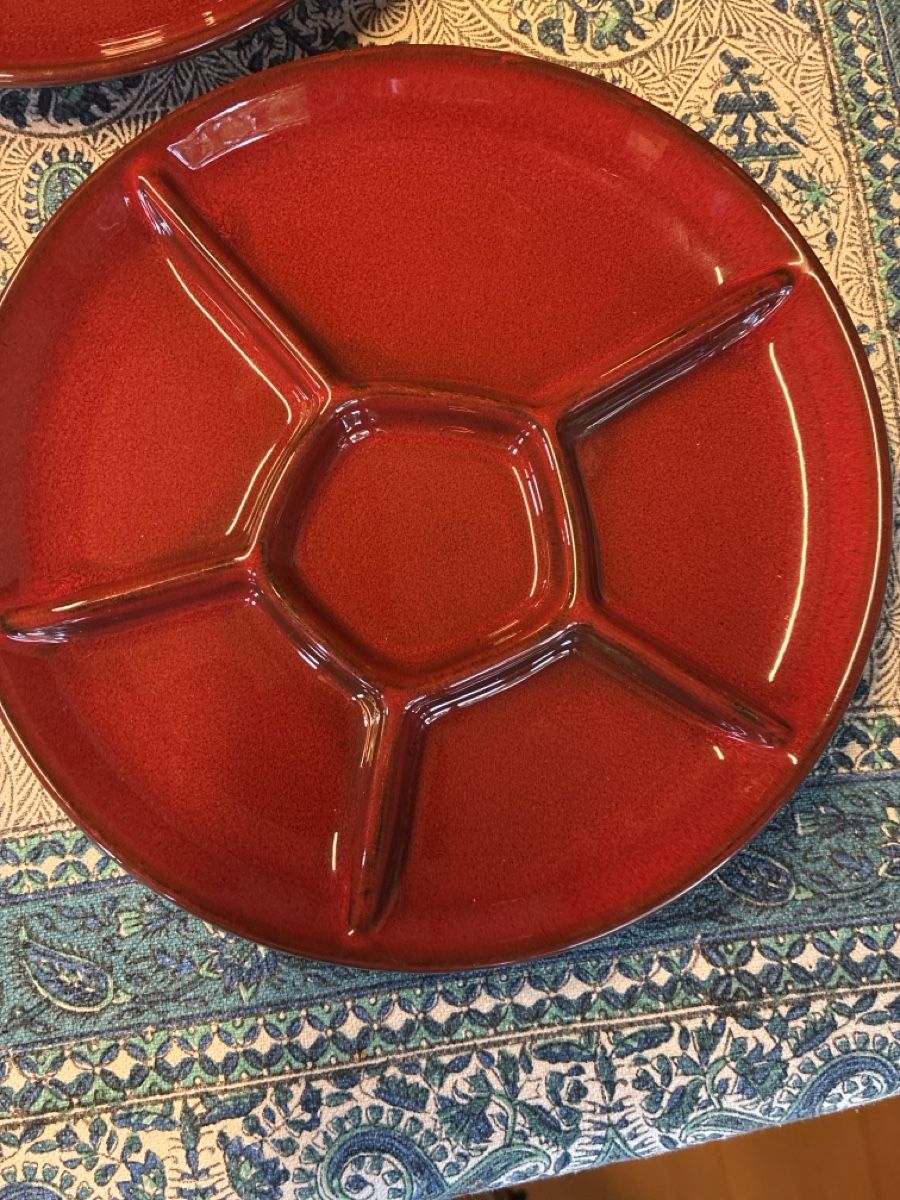 Assiettes: 6 Teller für  Raclette oder Servierteller rot Keramik – D'occasion à Theilingen par maidjam