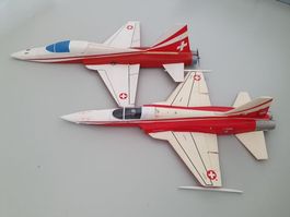 2x F-5 Tiger (1x mit Heckmotor und 1x mit Impeller)
