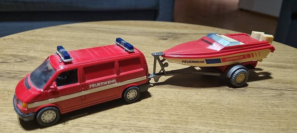 Modellini d'auto: Feuerwehr VW mit Boot – Usato da Landquart venduto da Predi91