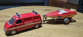 Feuerwehr VW mit Boot