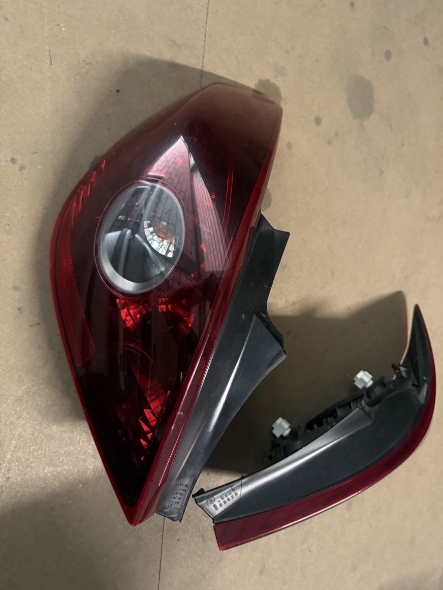 Opel Tutti pezzi di ricambio auto: Opel Corsa D OPC Rückleuchten – Usato da Schaffhausen venduto da sabdiu 1