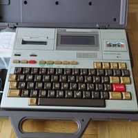 EPSON HX 20 - premier ordinateur portable 1980
