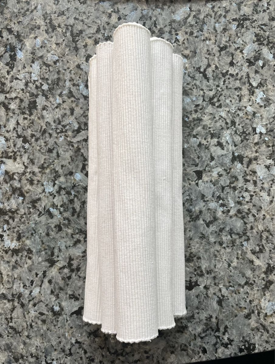 Set di tavolo e panche: Tischset / Platzset weiss 6 Stück – Usato da Thun venduto da Jimmuli 1