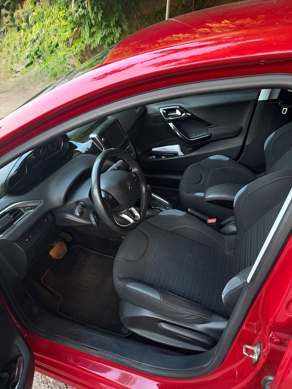 Peugeot Autos: Peugeot 208 1.6 VTi 2014 – D'occasion à Bad Zurzach par sam_22cl 3