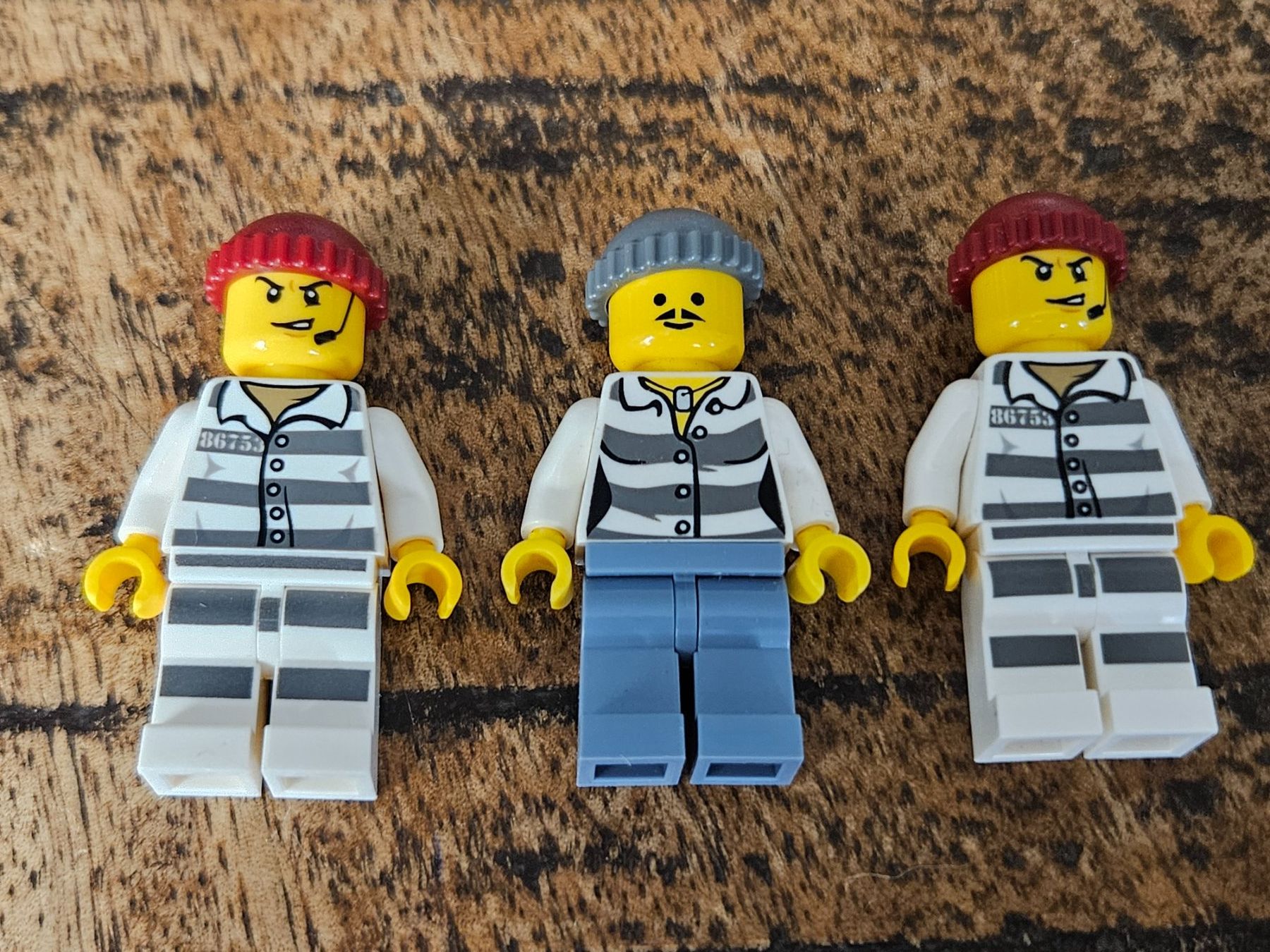 Lego Baukästen: lego lot de 3 figurines – Gebraucht aus Confignon von Ecrofigs