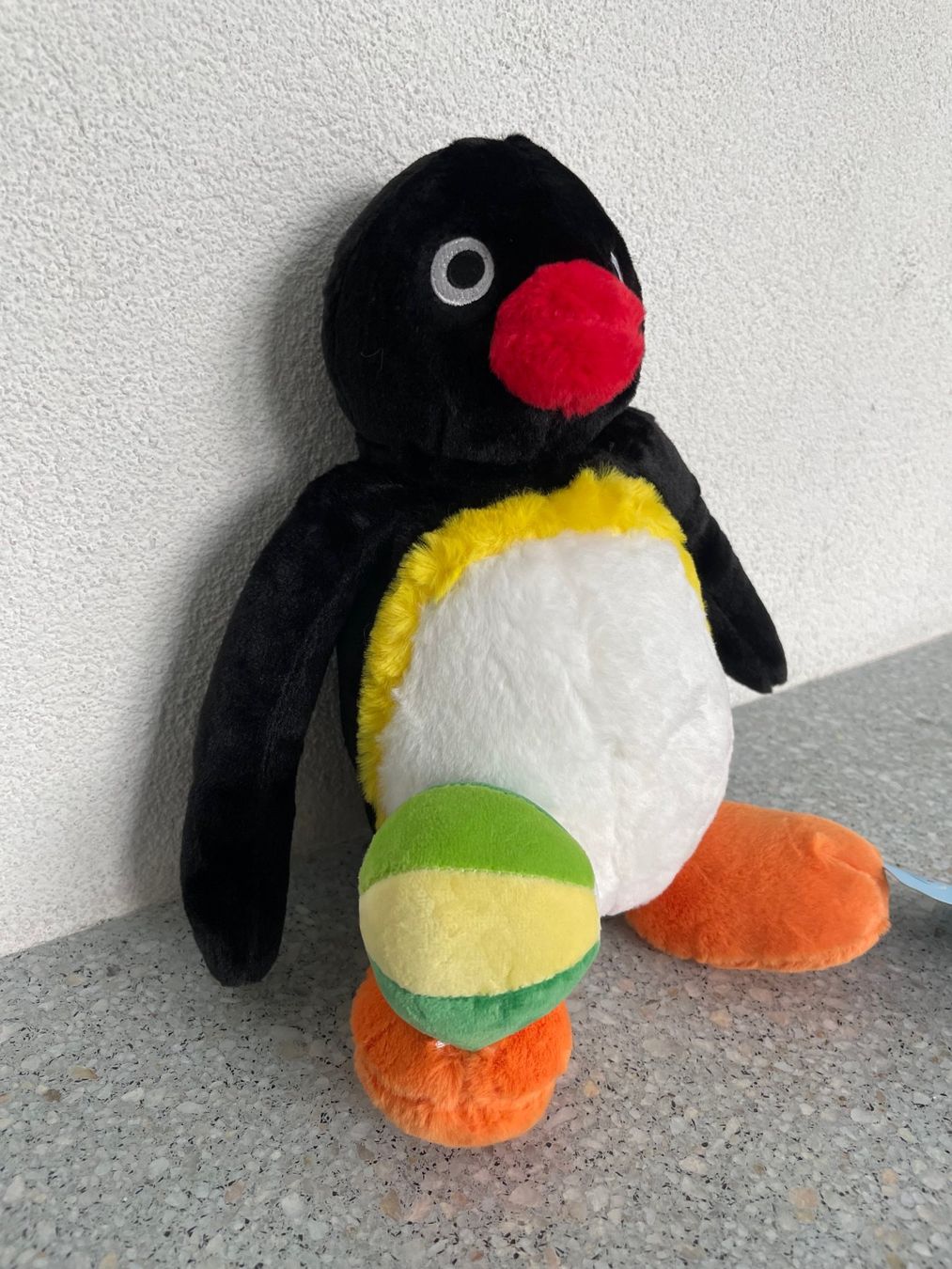 Statuette: PINGU mit Ball – Nuovo e nell'imballaggio originale da Schaffhausen venduto da krokodilgena