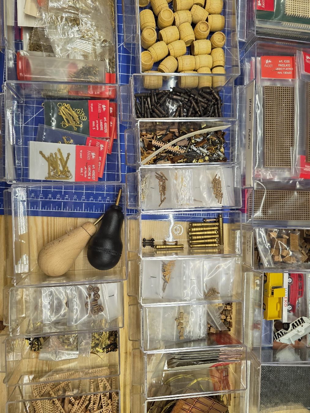 Kits de montage: Materiale per costruzioni modelli navali et similia – Neuf (Voir description) à Calpiogna par Nerowolf 1