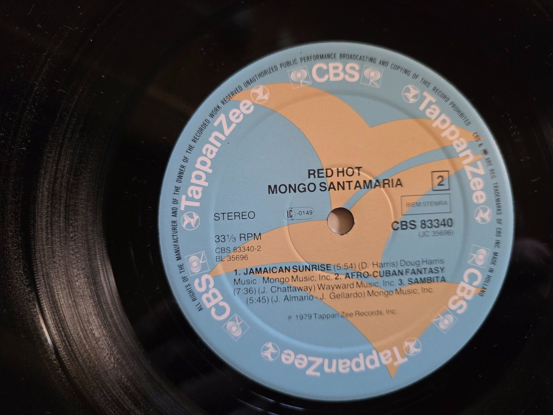 Dischi in vinile: LP : Mongo Santamaria - Red hot - 1979 - CBS 83340 – Usato da Walterswil BE venduto da Lonitti 1