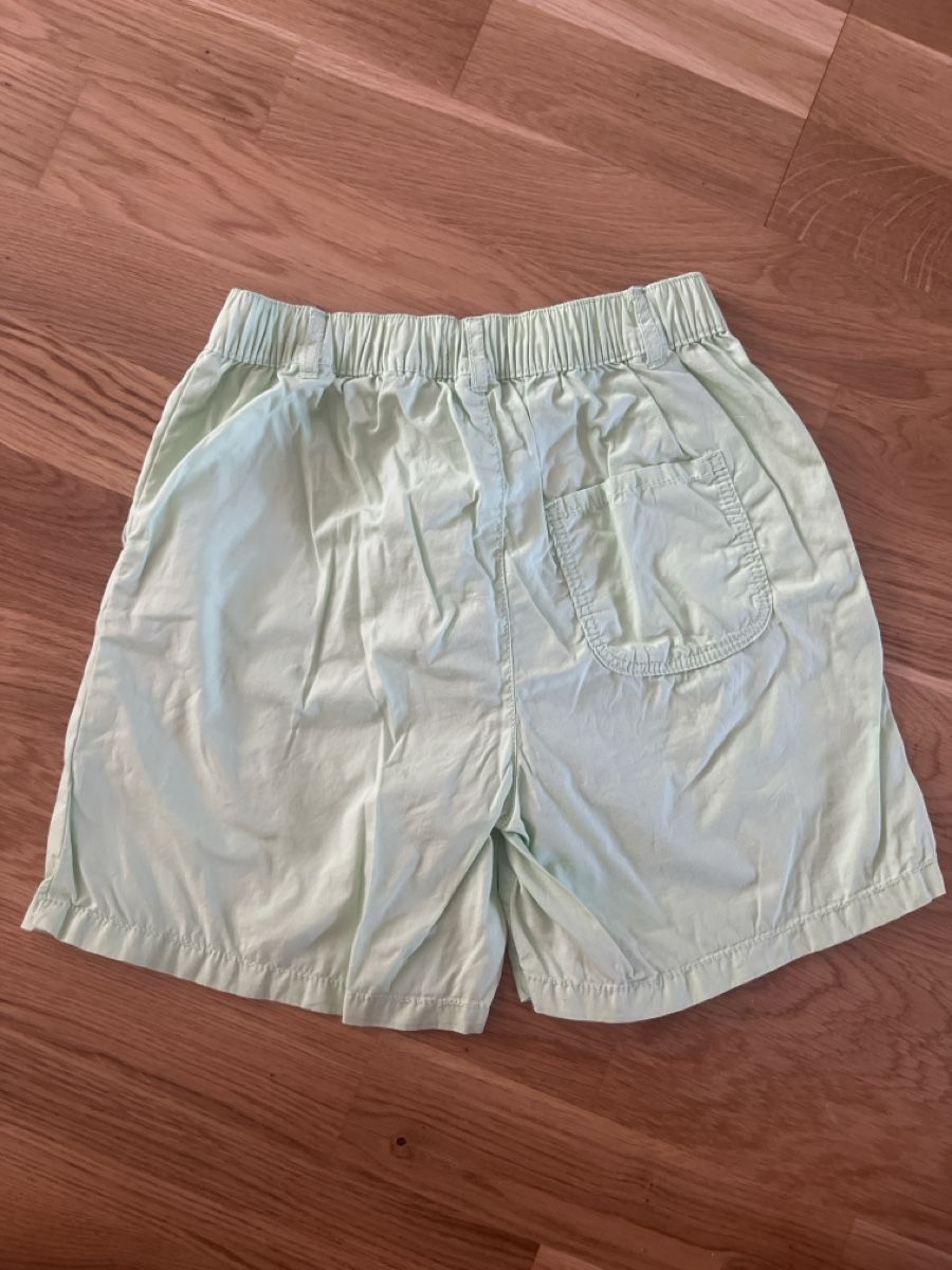 H&M Pantaloni: Kinder Shorts hellgrün Grösse 134 – Nuovo (secondo la descrizione) da Zürich venduto da Dita06 1