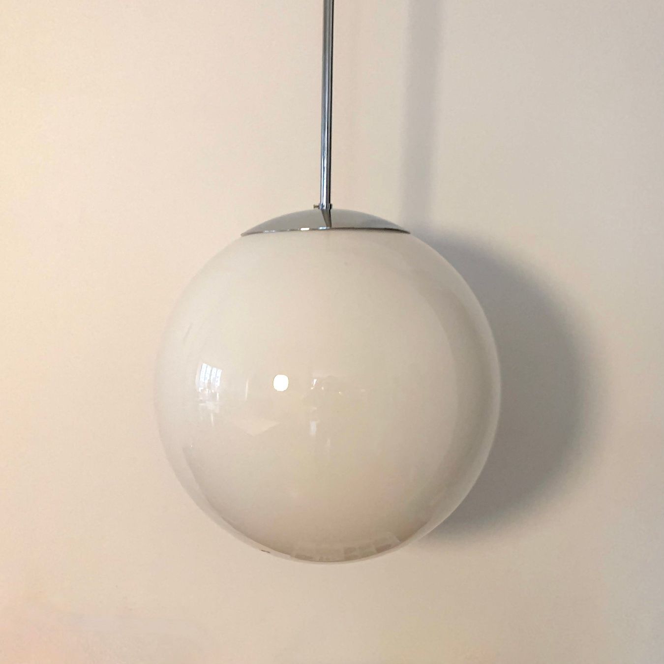 Lampadari & plafoniere: Bauhaus Pendelleuchte mit Opalkugel HL99, Technolumen – Usato da Winterthur venduto da Trouvailles-77 2