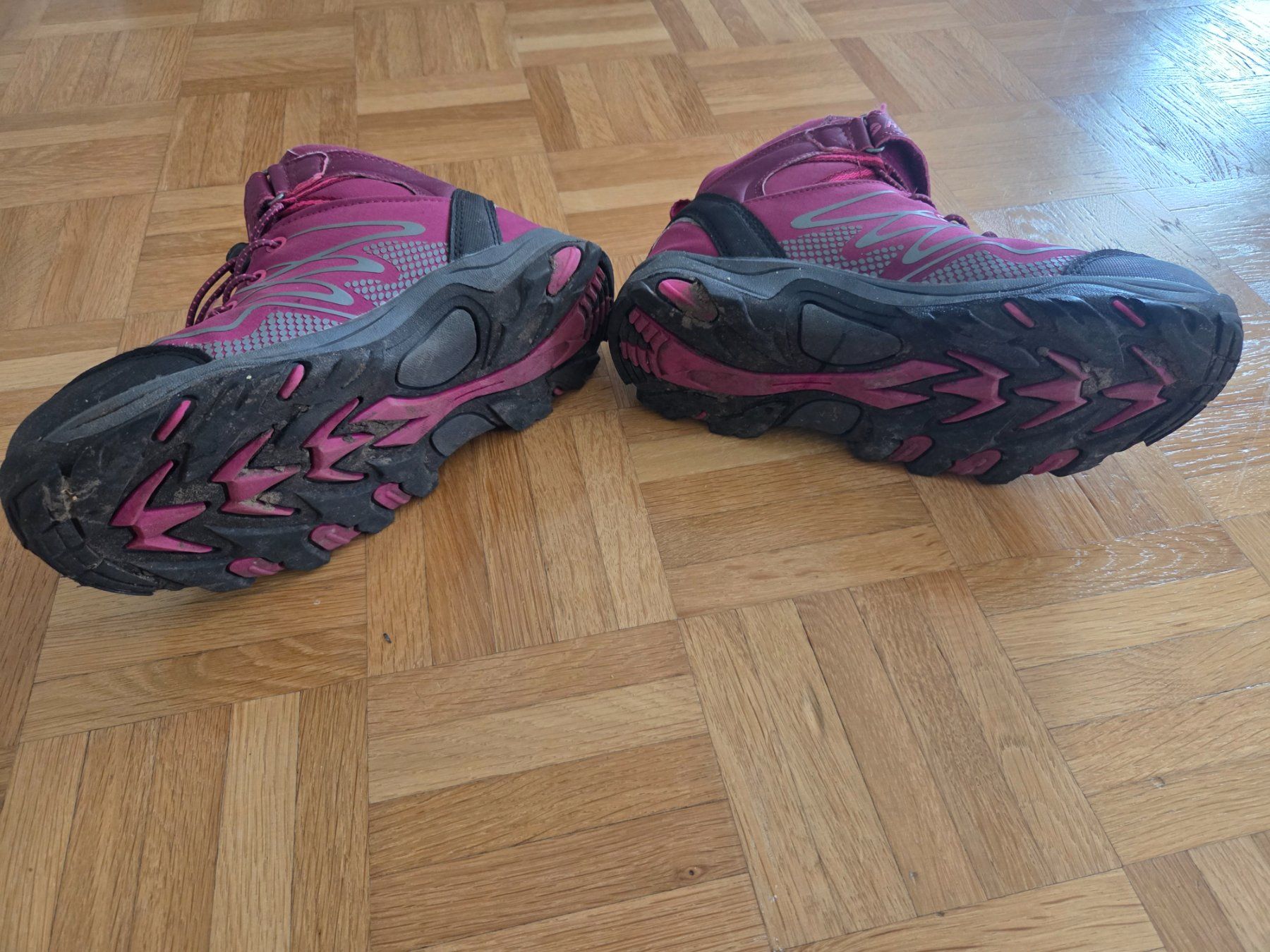 Hi-Tec Scarpe per ragazze: Wanderschuhe von Hi-Tec Gr. 36 – Usato da Rudolfstetten venduto da anjam81 2