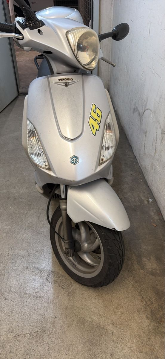Piaggio Scooter: Piaggio fly 125 – Usato da basel venduto da Swiss._.1978 8