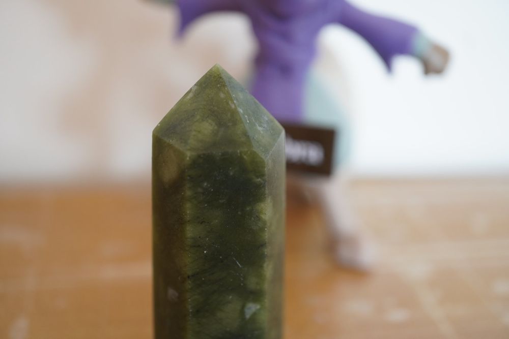 Nephrit Jade Spitze Kanada 7cm x 2,5cm (Neu und originalverpackt) in ...