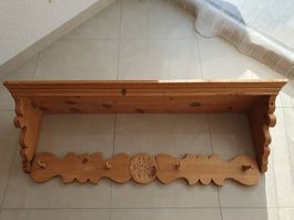 Garderobe aus Fichtenholz