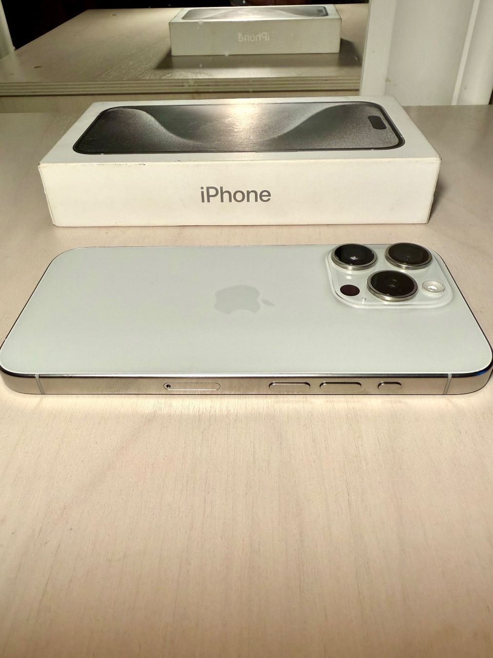 Apple Handys / Smartphones: Apple iPhone 15 Pro, 1TB, Weiss - TOP ZUSTAND – Gebraucht aus Zürich von lino.t 2