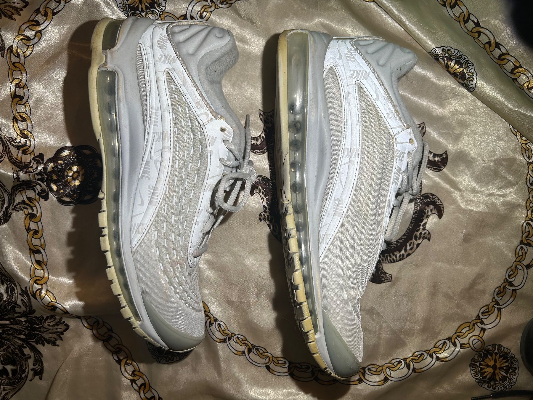 Nike Scarpe da uomo: Chaussures Nike blanches taille 44.5 – Usato da St-Légier-Chiésaz venduto da fav_djb9