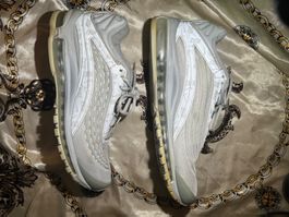 Chaussures Nike blanches taille 44.5