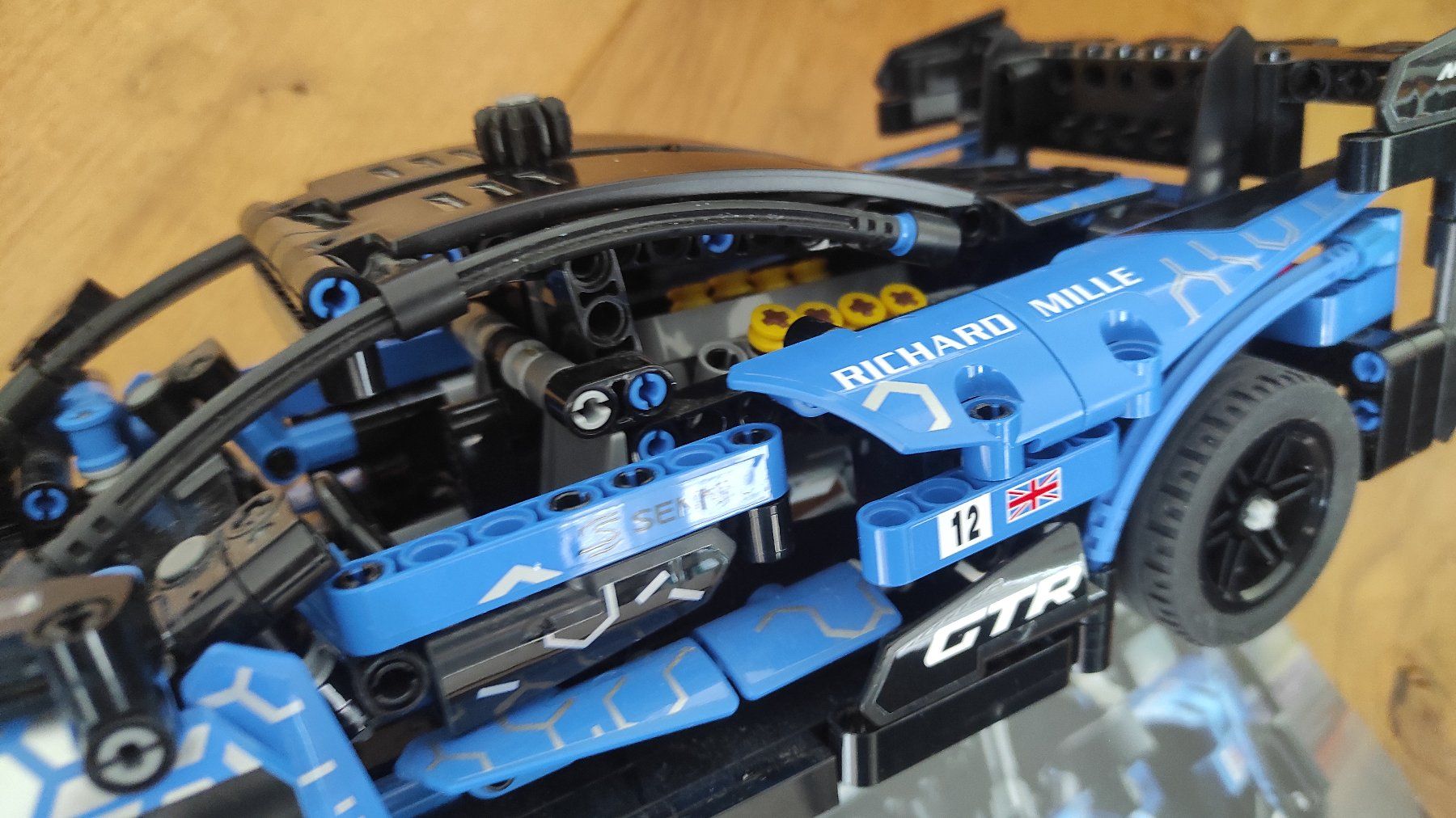 Technics Kit di costruzioni: LEGO Technic McLaren Senna GTR 42123 – Usato da Baar venduto da Cooltango 3