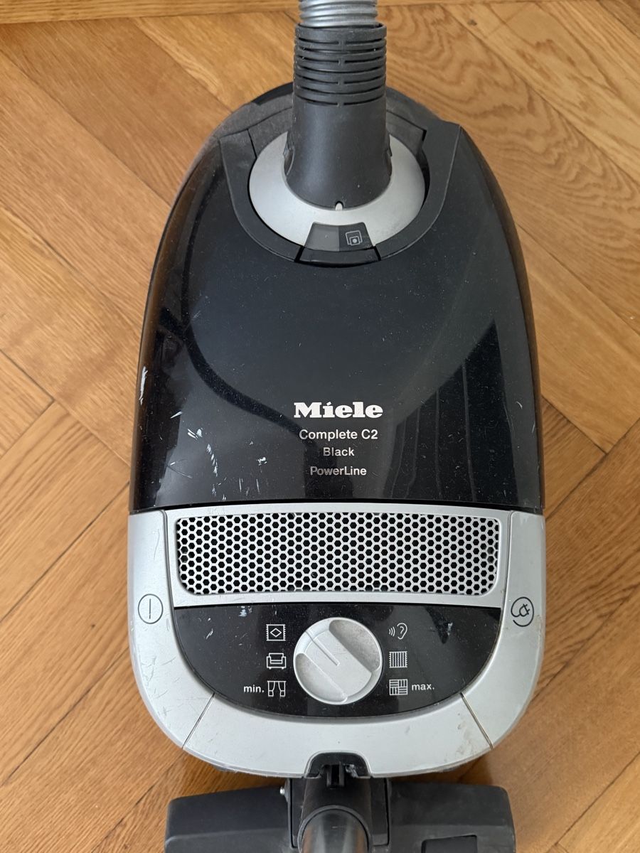 Miele Staubsauger & Zubehör: Aspirateur – Gebraucht aus Fribourg von SimoneA13