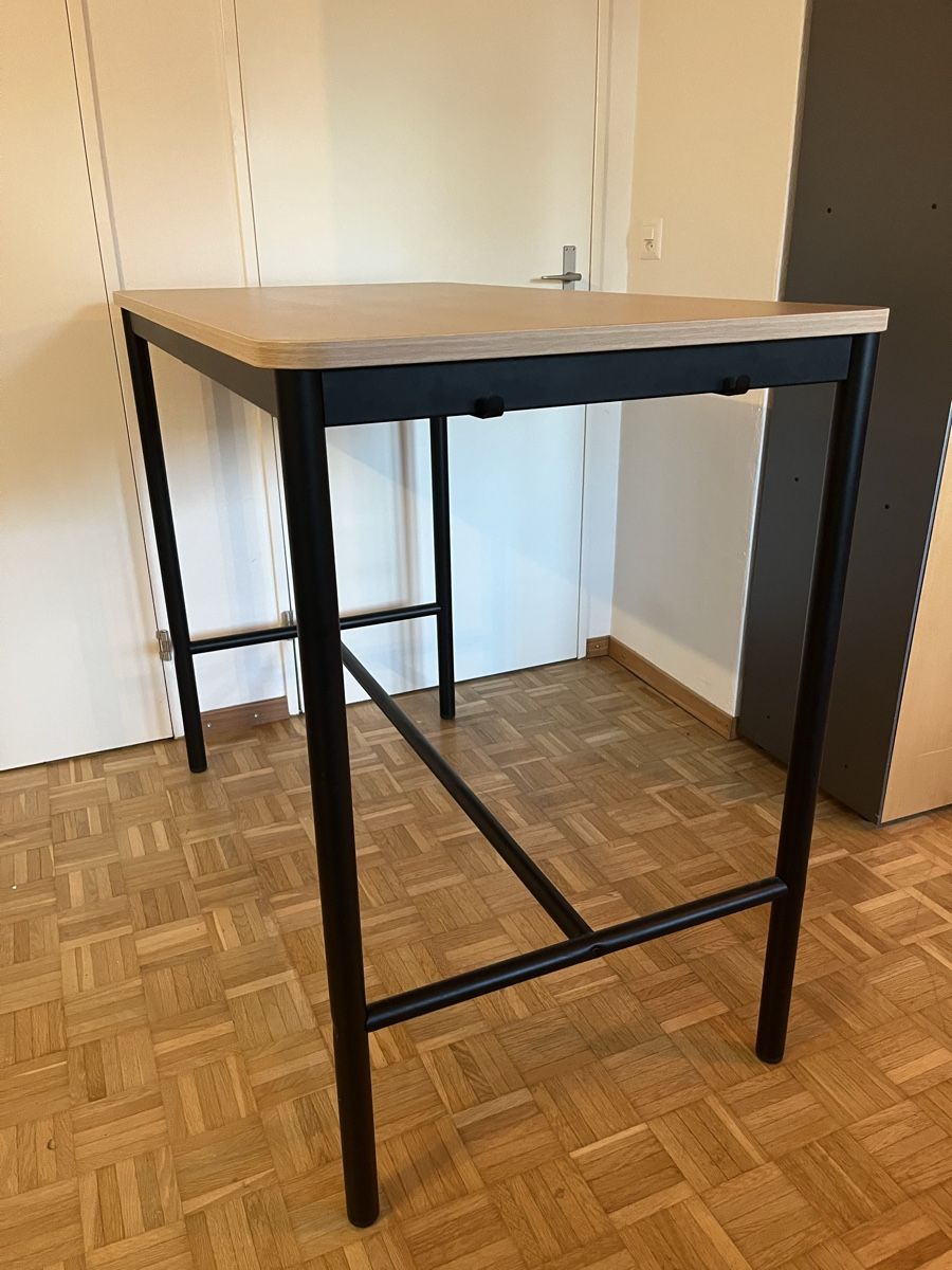 Tables: Ikea Bartisch inkl. Stühle – D'occasion à Anwil par del_5ykt