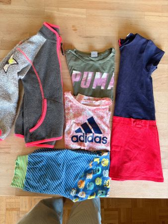 Kleiderpaket 122/128
