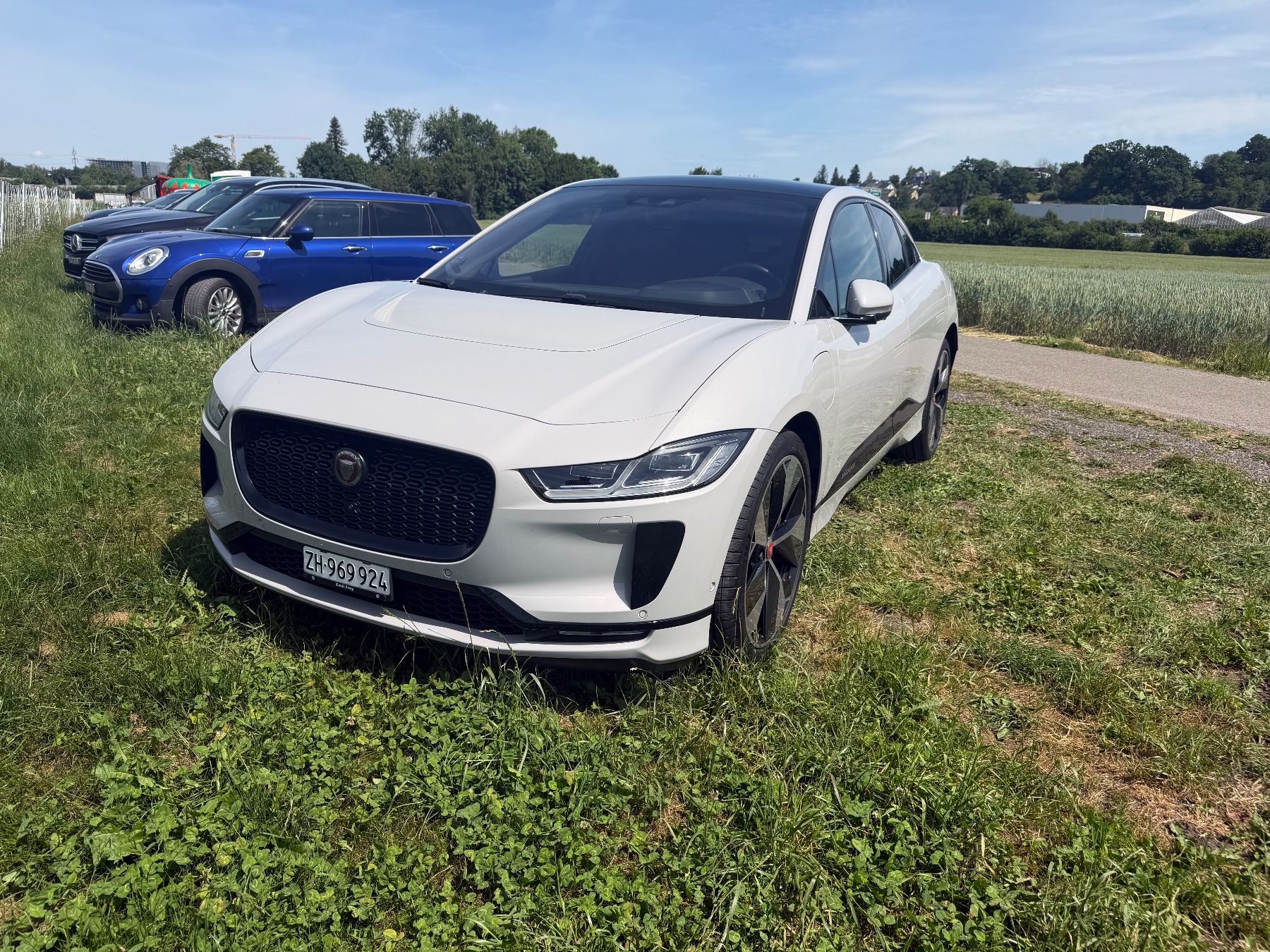 Jaguar Automobili: Jaguar I-PACE EV400 SE AWD – Usato da Opfikon venduto da Gomborix