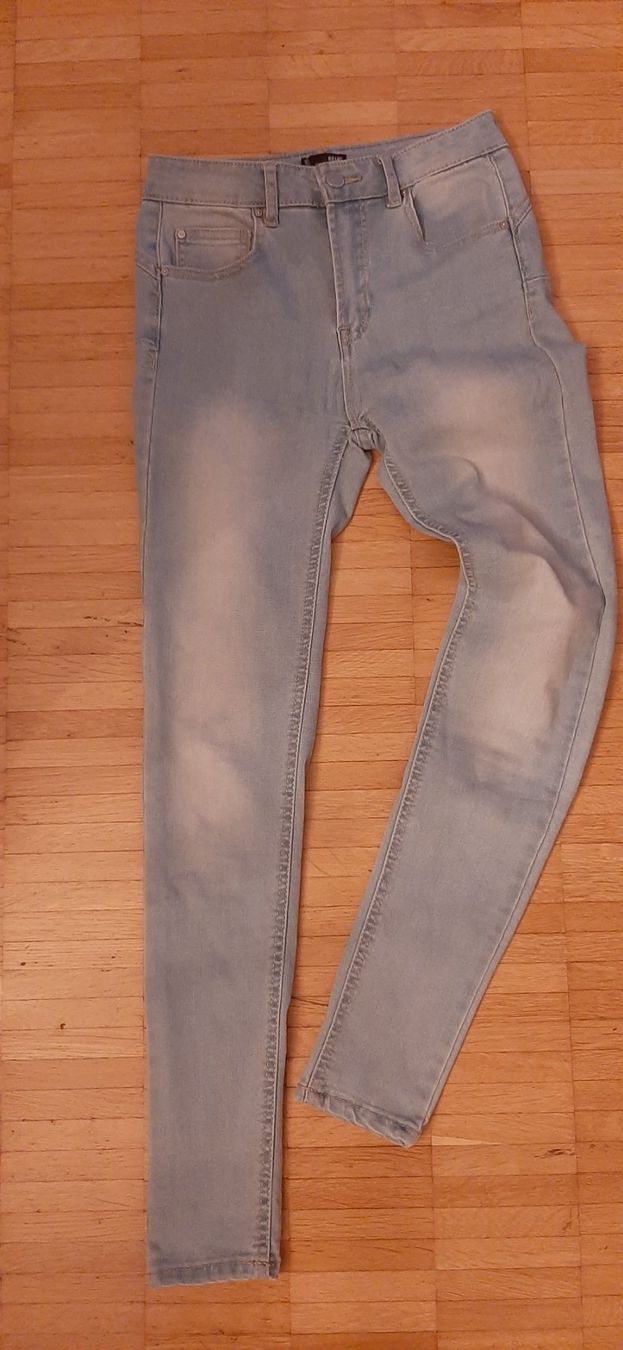 Jeans: Zuki Damenjeans hellblau ca. Gr. 32/34 – Usato da Hondrich venduto da majululu71