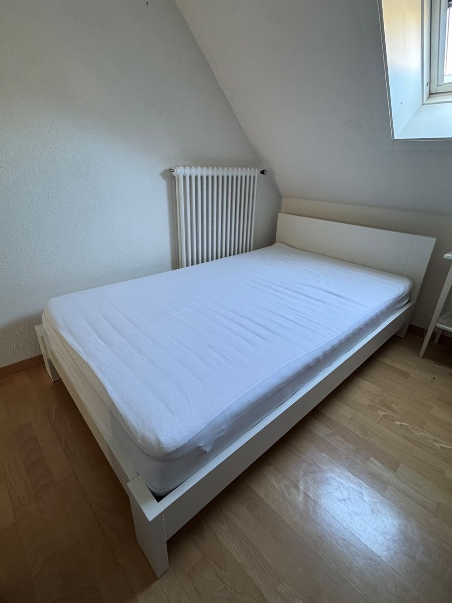 Betten: Bett weiss mit Matratze  – Gebraucht aus Stadel von Hawii24