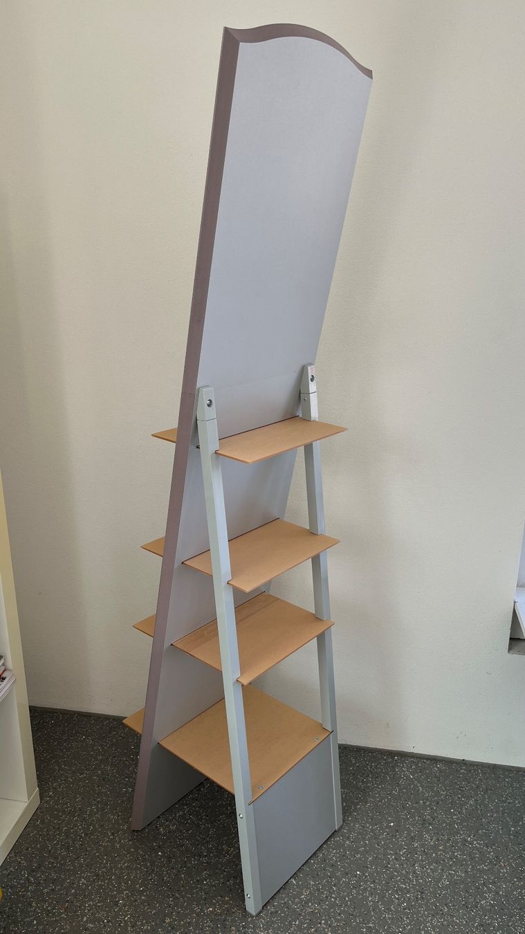 Altro in Cosmetici & Cura: Verkaufsständer mit Plexiglastablaren – Nuovo (secondo la descrizione) da Meinisberg venduto da Coiffeur_Liquidation 2