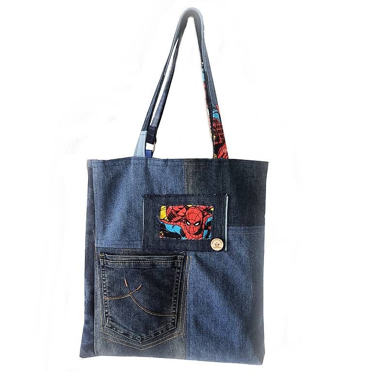 Borse: Einzigartige Jeans-Patchworktasche Marvel Handgenäht – Nuovo e nell'imballaggio originale da Widnau venduto da Marakumba