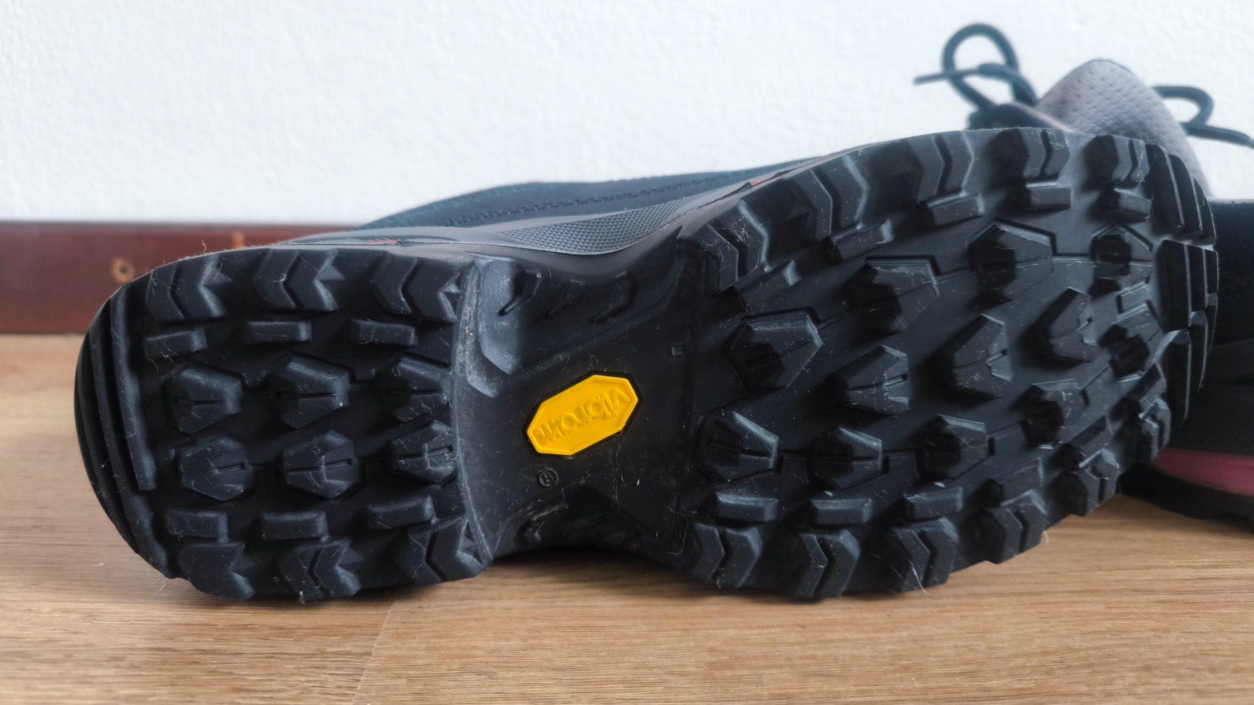 Lowa Damenschuhe: Lowa Goretex Wanderschuhe 39.5 – Gebraucht aus Ebikon von brombomboli 1